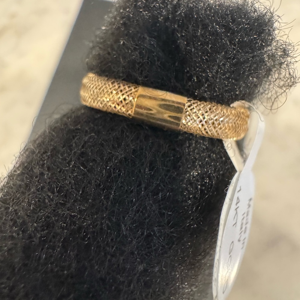 14K Elegant Gold Mesh Ring size 6 
Solid gold not plated.